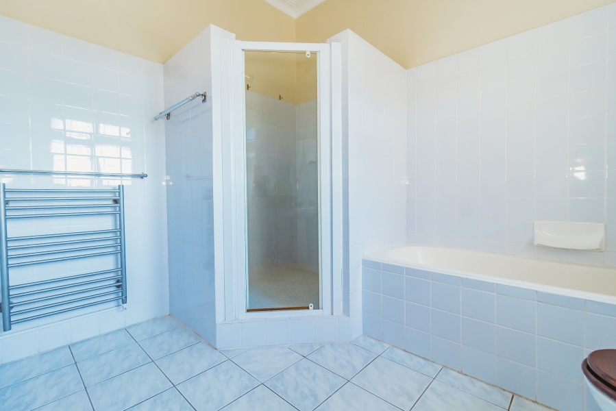 4 Bedroom Property for Sale in Heatherlands Western Cape